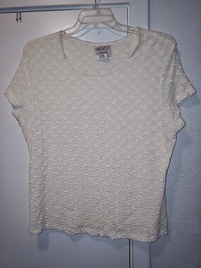 Kathy Lee Off-White Textured Floral Short Sleeve Tee
